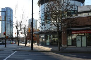 Max II in Vancouver, BC - Building Photo