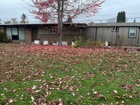 3025 Bailey Ln in Eugene, OR - Building Photo