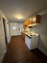 30 Main St in Springfield, VT - Foto de edificio - Interior Photo