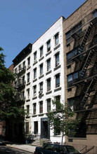 325 E 90th St in New York, NY - Building Photo - Building Photo