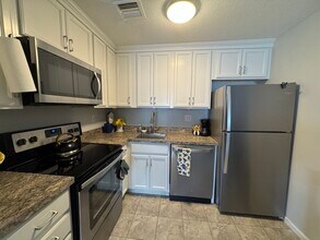 48 Joiners Rd in Rocky Hill, CT - Building Photo - Building Photo