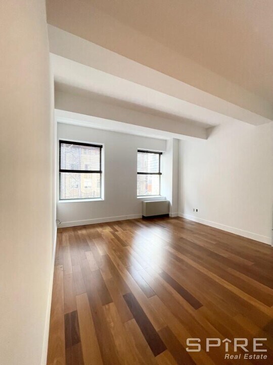 99 John St in New York, NY - Building Photo
