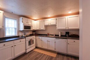 27 Jay St, Unit A in Cambridge, MA - Building Photo