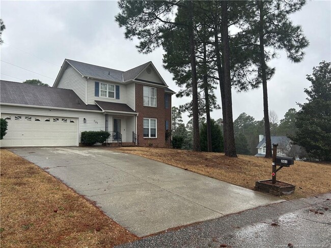 201 Richmond Park Dr in Cameron, NC - Building Photo - Building Photo