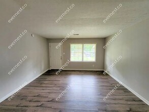 10235 Waterford Rd NE in Covington, GA - Foto de edificio - Building Photo