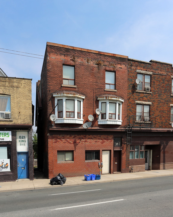 823-825 King St E in Hamilton, ON - Building Photo