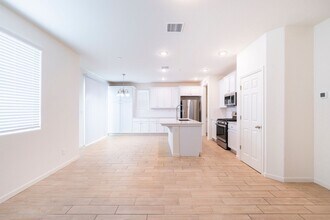 6313 E Meritage Dr in Fresno, CA - Building Photo - Building Photo