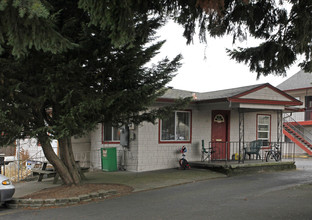 Fairway Apartments in Portland, OR - Foto de edificio - Building Photo