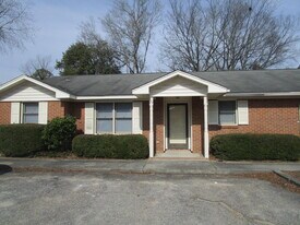 110 Delorme Ct in Sumter, SC - Building Photo