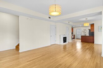37 E 35th St in Bayonne, NJ - Building Photo - Building Photo