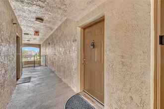 151 SW 117th Ave in Pembroke Pines, FL - Building Photo - Building Photo