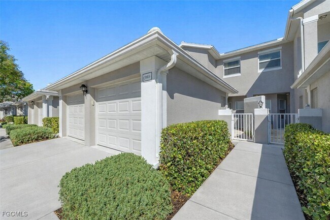 12120 Summergate Cir in Ft. Myers, FL - Building Photo - Building Photo