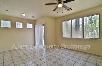 1330 S Red Rock St in Gilbert, AZ - Building Photo - Building Photo
