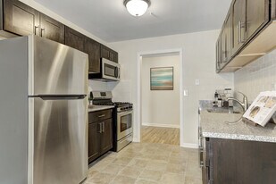 Southridge Woods in Monmouth Junction, NJ - Building Photo