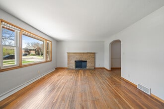 11 S Church St in Elkhorn, WI - Building Photo - Building Photo