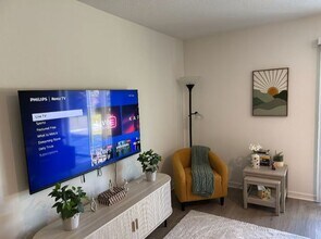 5 Upland Pl in Palm Coast, FL - Building Photo - Building Photo