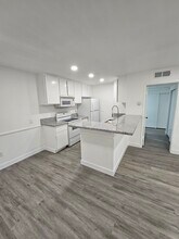 23515 Lyons Ave, Unit 169 in Santa Clarita, CA - Building Photo - Building Photo