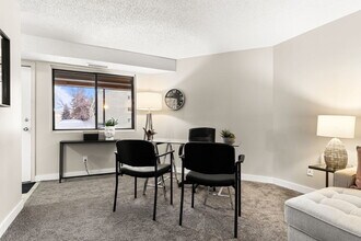 Onyx in Regina, SK - Foto de edificio - Building Photo