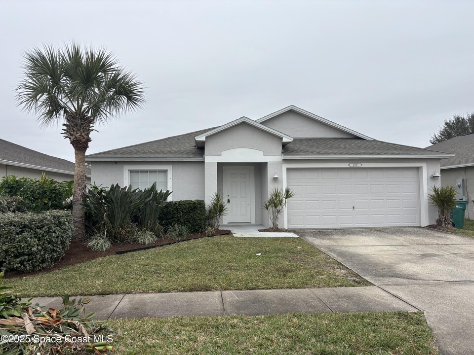 4061 Wilkes Dr in Melbourne, FL - Building Photo