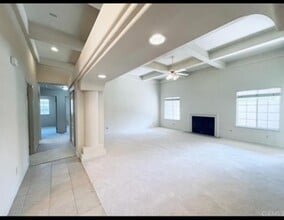 5185 Congressional St in Chowchilla, CA - Building Photo - Building Photo