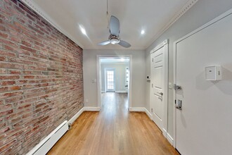 345 W 53rd St in New York, NY - Building Photo - Building Photo