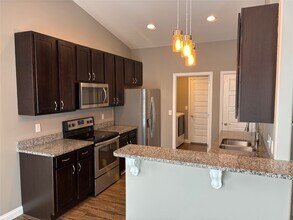 478 Honeysuckle Creek Dr in Wentzville, MO - Building Photo - Building Photo