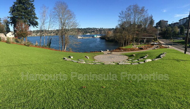1742 Anderson St in Bremerton, WA - Building Photo - Building Photo