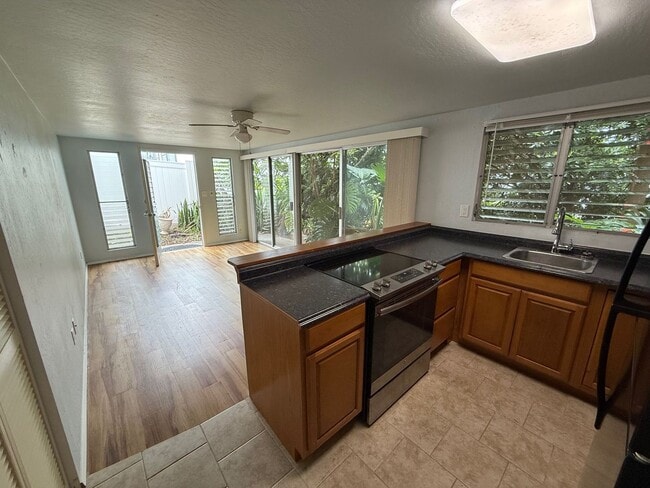 property at 76-6300-6300 Haku Pl