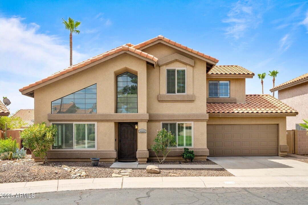 4529 E Bluefield Ave in Phoenix, AZ - Building Photo