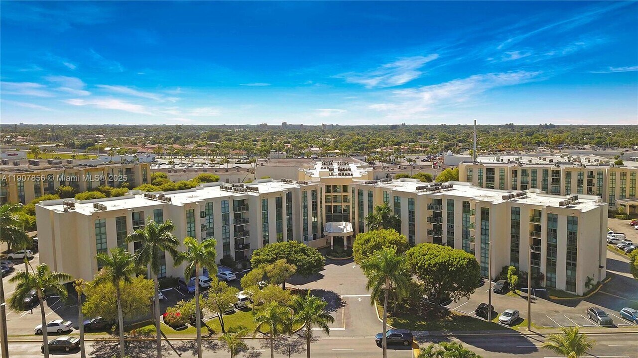 2075 SW 122nd Ave in Miami, FL - Building Photo
