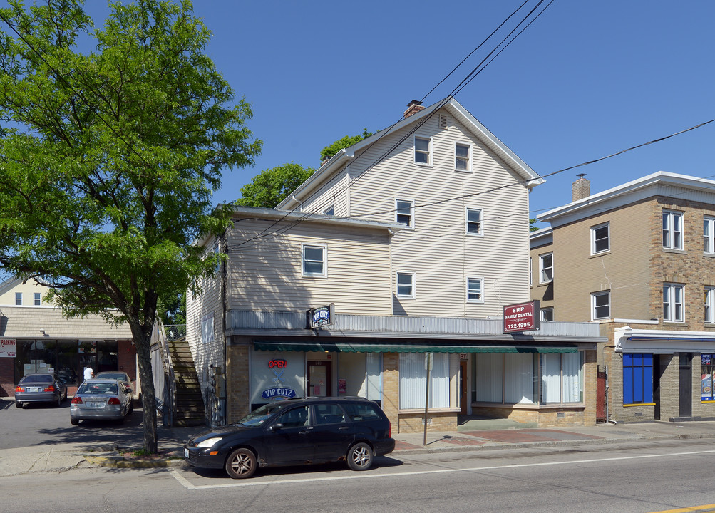 636-642 Dexter St in Central Falls, RI - Building Photo