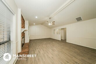 9900 S Hillcrest Dr in Oklahoma City, OK - Building Photo - Building Photo