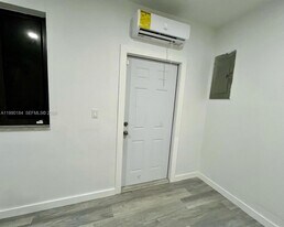 555 SW 132nd Ave in Miami, FL - Building Photo