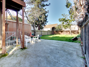 2576 Folsom St in San Francisco, CA - Building Photo - Interior Photo