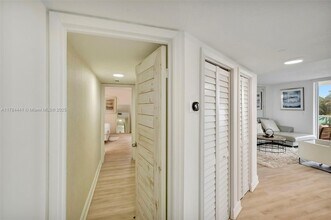 2401 Collins Ave, Unit 601 in Miami Beach, FL - Building Photo - Building Photo