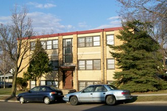 1140 Western Ave N in St. Paul, MN - Foto de edificio - Building Photo