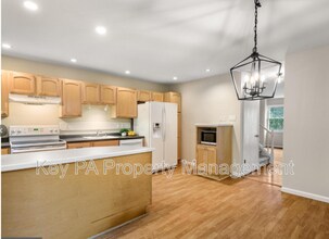 517 S Coventry Ln in West Chester, PA - Building Photo - Building Photo