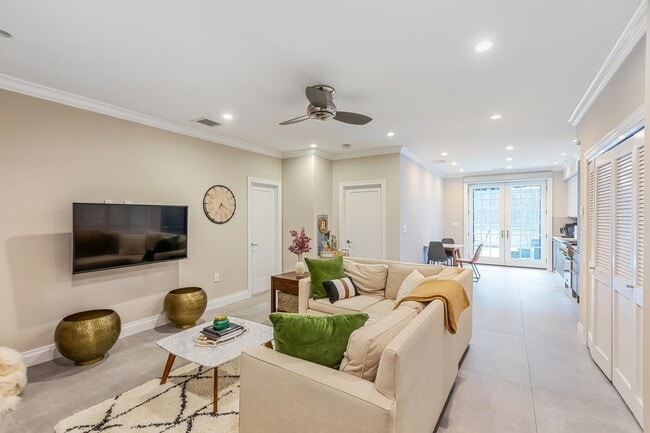 property at 808 Washington St