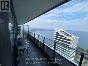 30 Shore Breeze Dr in Toronto, ON - Building Photo - Building Photo