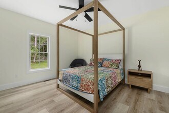 1332 S Rd in South Kingstown, RI - Building Photo - Building Photo