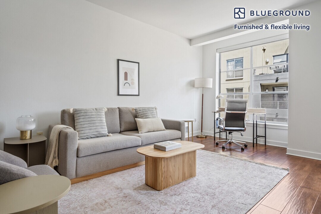 355 Berry St in San Francisco, CA - Building Photo