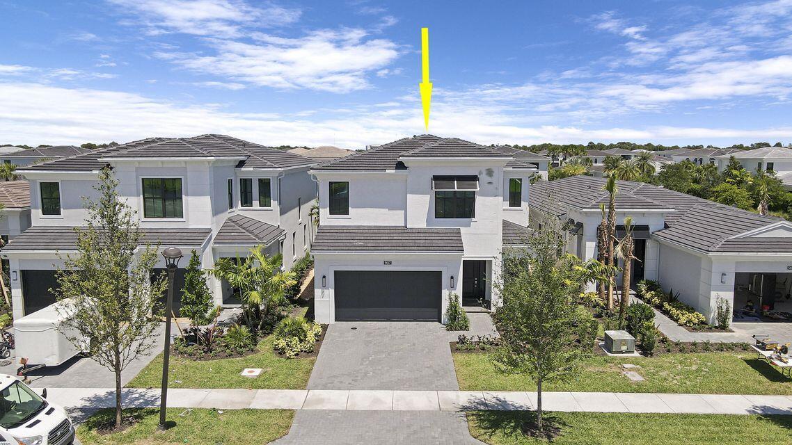 5667 Delacroix Ter in Palm Beach Gardens, FL - Building Photo