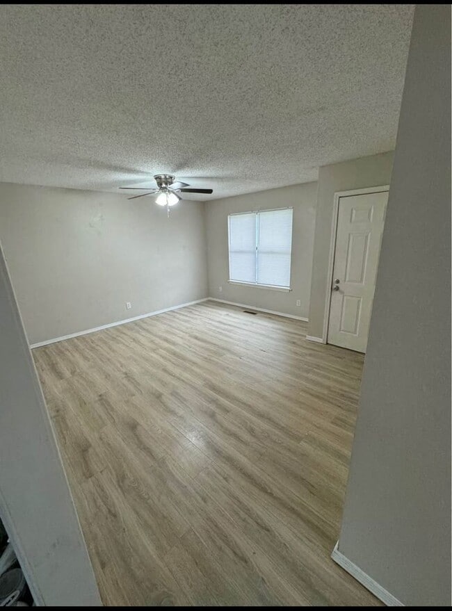 2130 Redwood in Republic, MO - Building Photo - Building Photo
