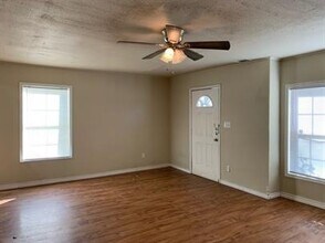 1201 S Throckmorton St in Sherman, TX - Building Photo - Building Photo