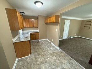 22094 Elmwood Ave in Eastpointe, MI - Building Photo - Building Photo
