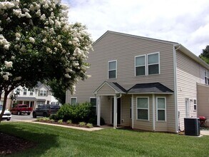 572 Fawnborough Ct in Rock Hill, SC - Building Photo - Building Photo