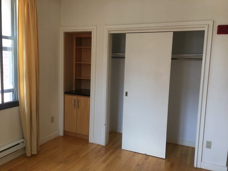 42 Beach St, Unit 5B in Boston, MA - Building Photo