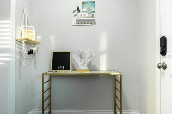 4327 17th Ave S in St. Petersburg, FL - Building Photo - Building Photo