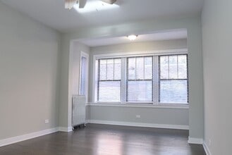 3923 N Keeler Ave, Unit 1 in Chicago, IL - Foto de edificio - Building Photo