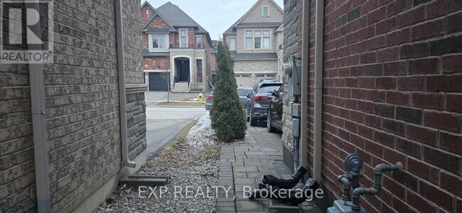 20 Rivoli Dr in Vaughan, ON - Building Photo - Building Photo